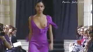 سبزه داغ نشان سکس همراه ماساژ می دهد و در طب مکمل و جایگزین